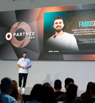 Aparece Fabio Serna en el evento de Partner 360 que realizó en Valencia en 2025